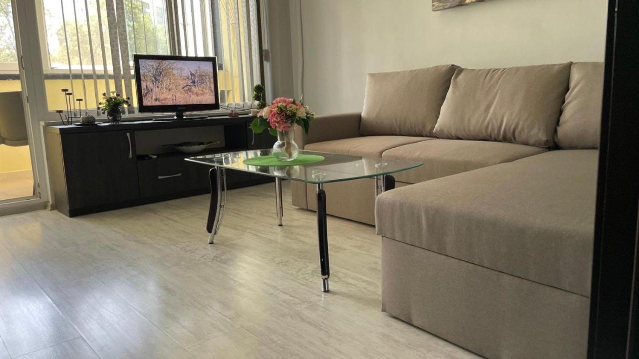 Lotos Apartament Apartamento Burgas Exterior foto